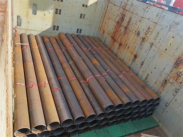 pipe loading at port