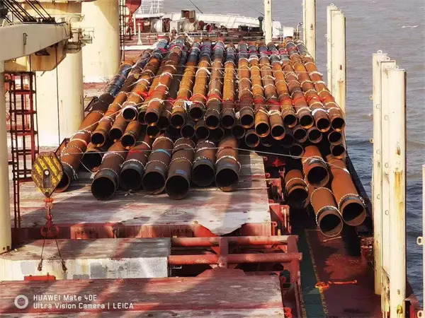 Pipe loading on dock