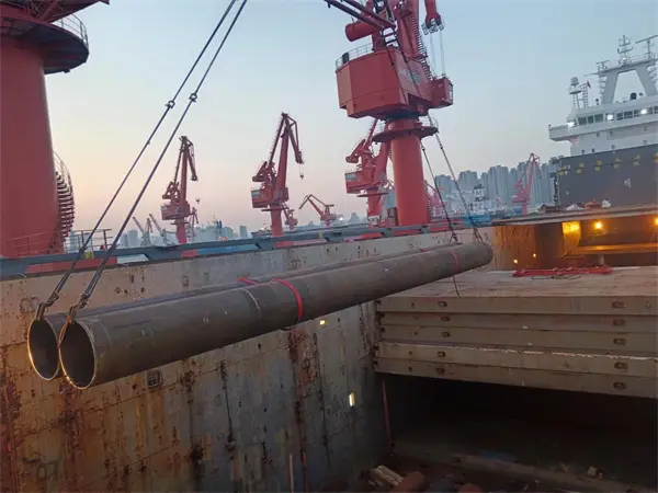 Pipe delivery at port